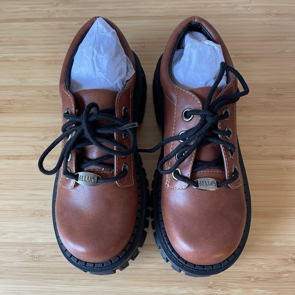 dELiA*s Dolls Kill Mocha Teen Craft Oxford Shoes - Picture 5 of 11